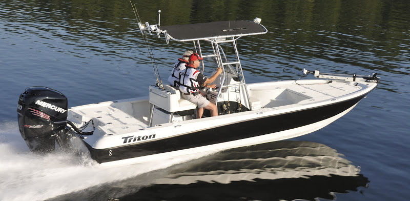 Eevelle Triton Bay Boat with T Top
